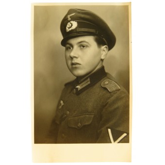 Infanterist från Wehrmacht i m 36-tunik och keps. Espenlaub militaria